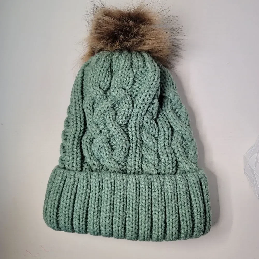 Cable knit vegan fur pom pom beanie hat